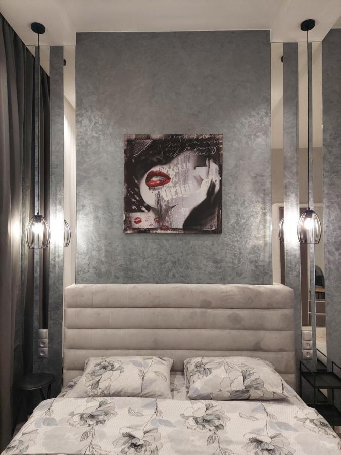 Однокомнатная Форум-Центр Apartment ลวีฟ ภายนอก รูปภาพ