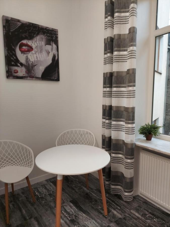 Однокомнатная Форум-Центр Apartment ลวีฟ ภายนอก รูปภาพ