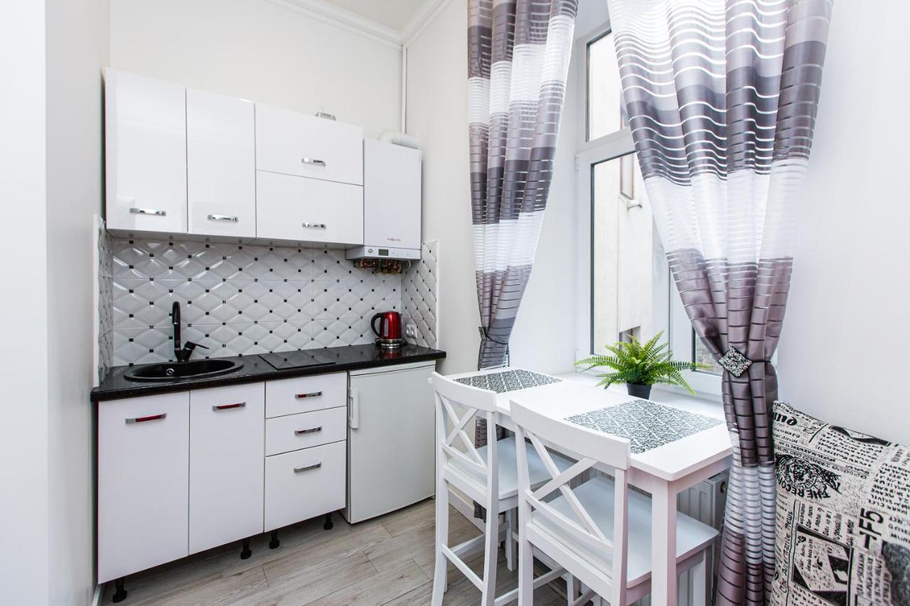 Однокомнатная Форум-Центр Apartment ลวีฟ ภายนอก รูปภาพ