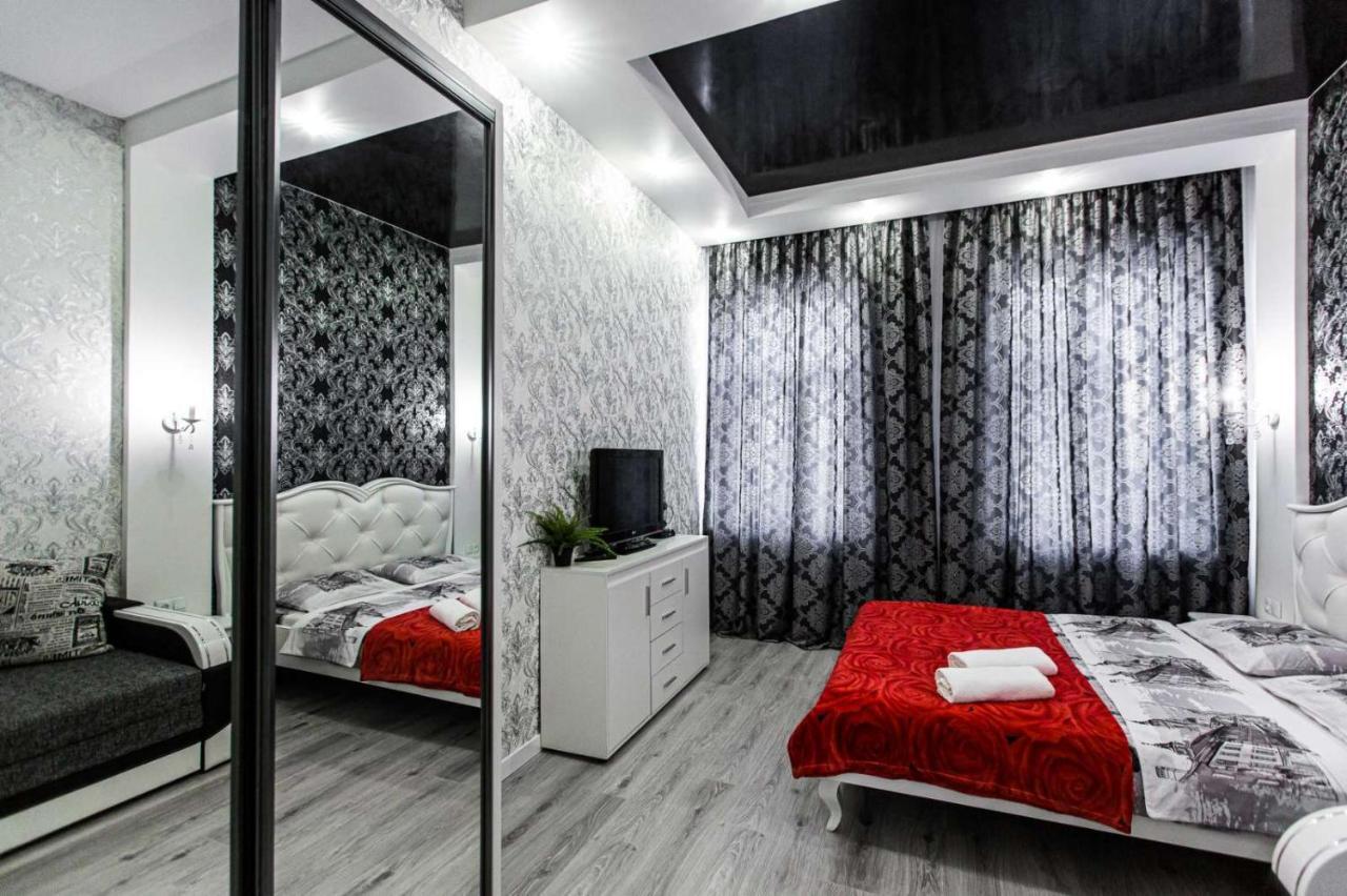 Однокомнатная Форум-Центр Apartment ลวีฟ ภายนอก รูปภาพ
