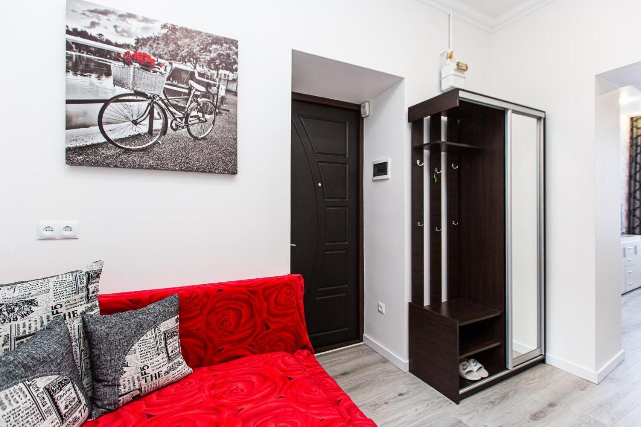 Однокомнатная Форум-Центр Apartment ลวีฟ ภายนอก รูปภาพ